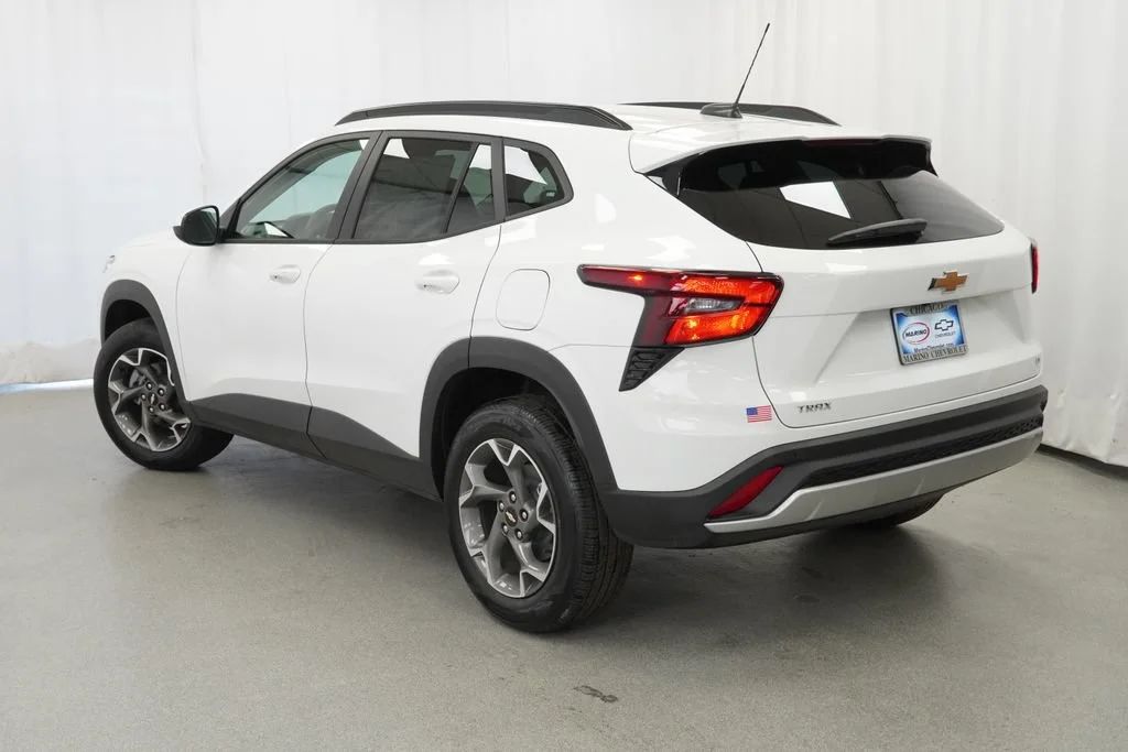 New 2026 Summit White Chevrolet LT image 4