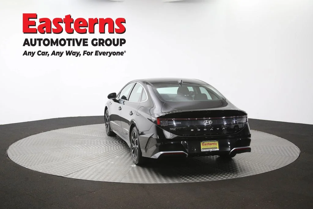 Used 2025 Black Hyundai SEL image 67