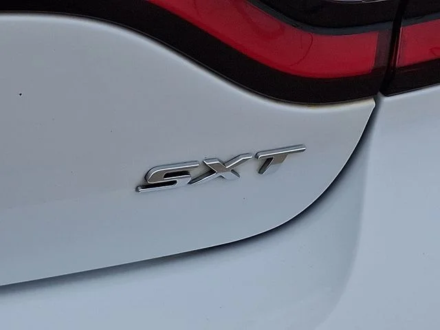 Used 2017 White Dodge SXT image 32
