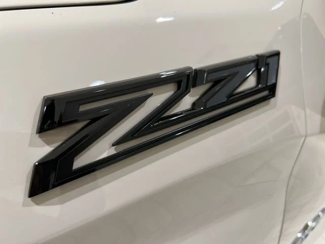 New 2026 White Chevrolet RST image 27