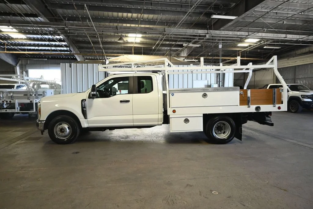 New 2026 Oxford White Ford XL image 6
