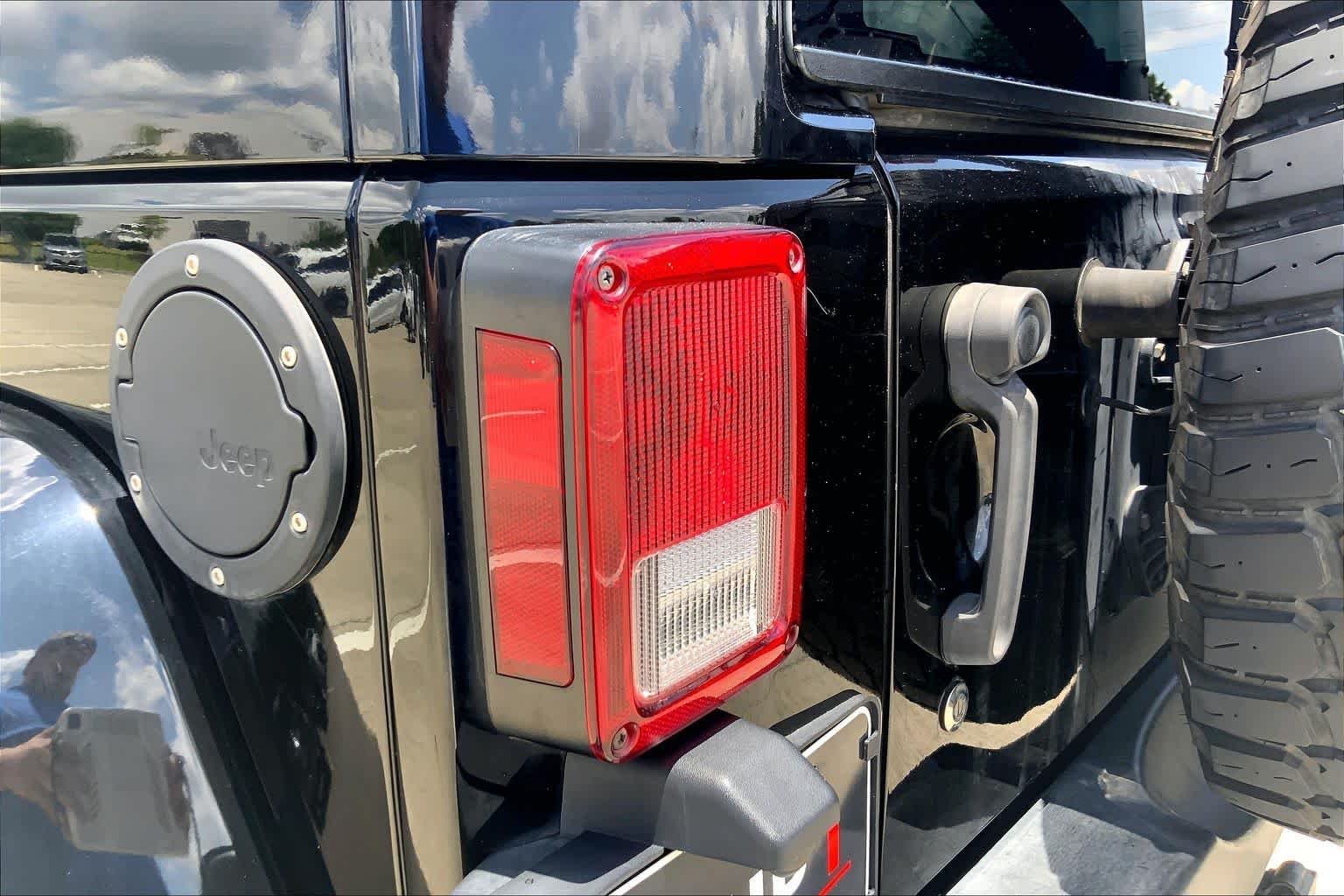 Used 2015 Black Clearcoat Jeep Wrangler X image 26