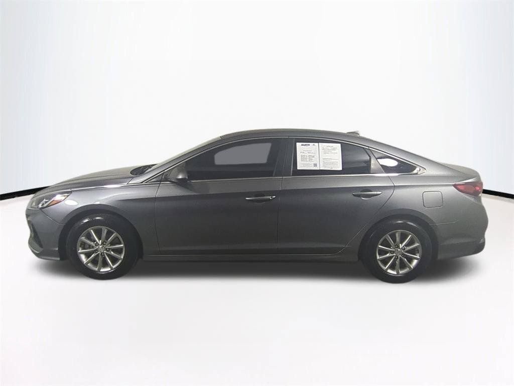 Used 2019 Gray Hyundai SE image 8