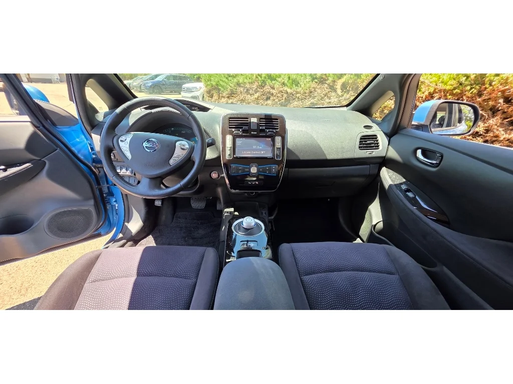 Used 2013 Blue Ocean Nissan SV image 5