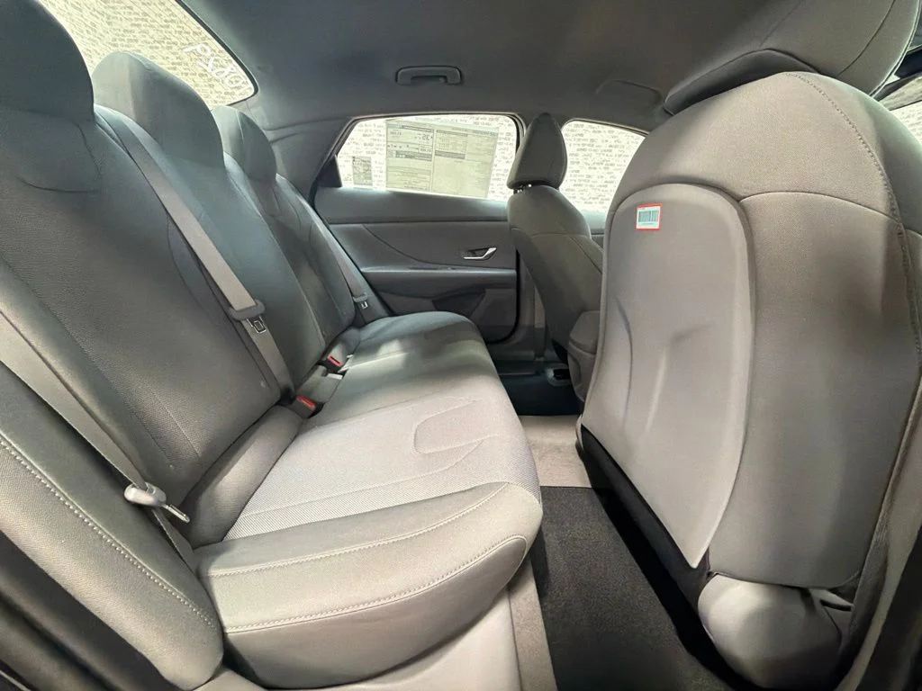 New 2026 Abyss Black Hyundai SE image 12