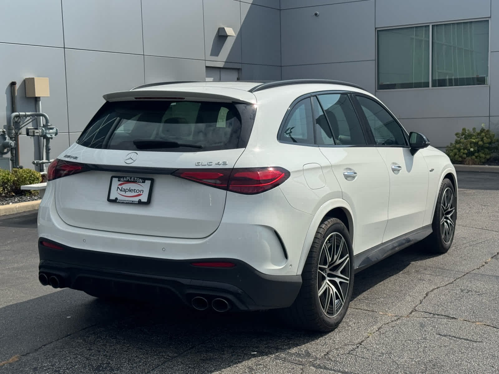 2025 Mercedes-Benz GLC AMG GLC43 - Photo 9