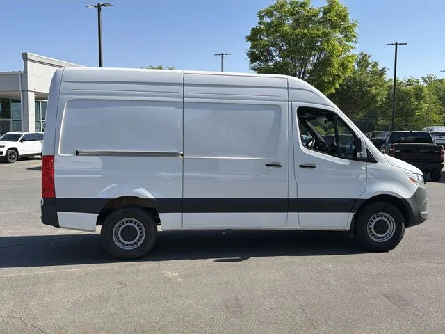 Used 2025 White Mercedes-Benz Cargo 144 WB image 13