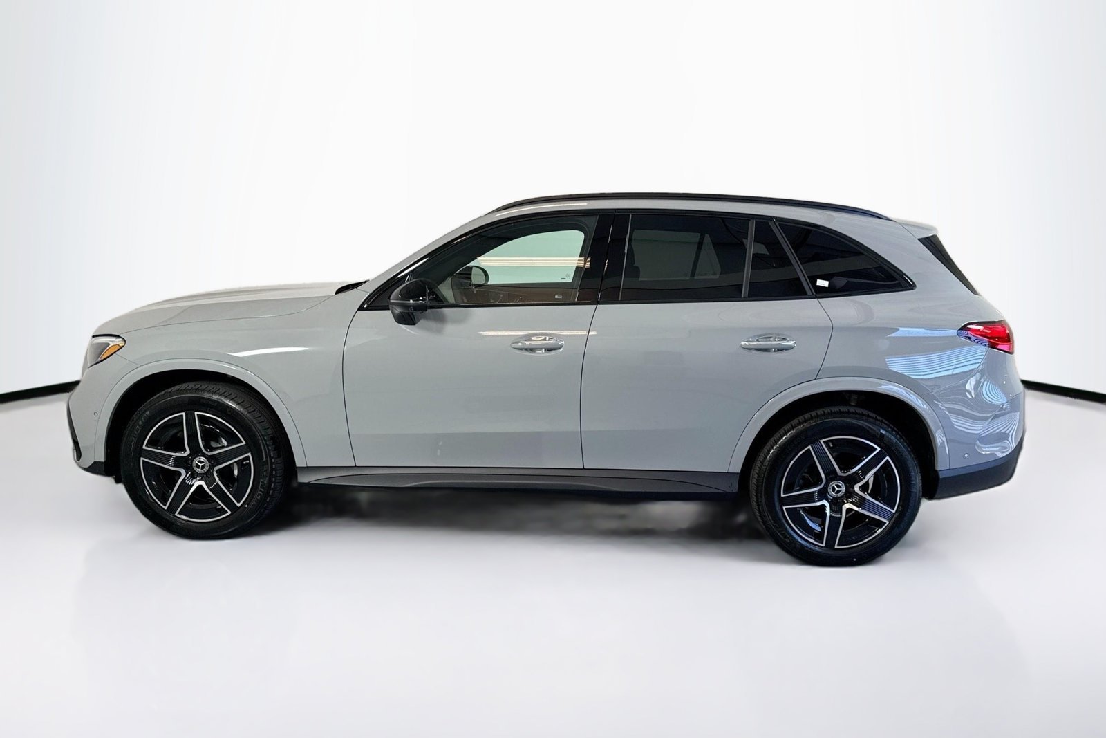 New 2026 MANUFAKTUR Alpine Grey Mercedes-Benz GLC 300 image 8