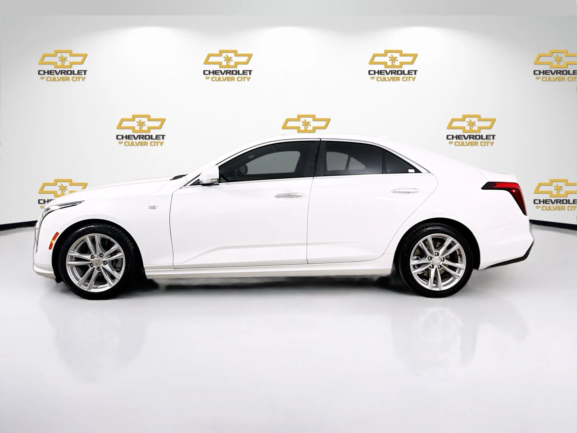 Used 2023 Summit White Cadillac Luxury image 5