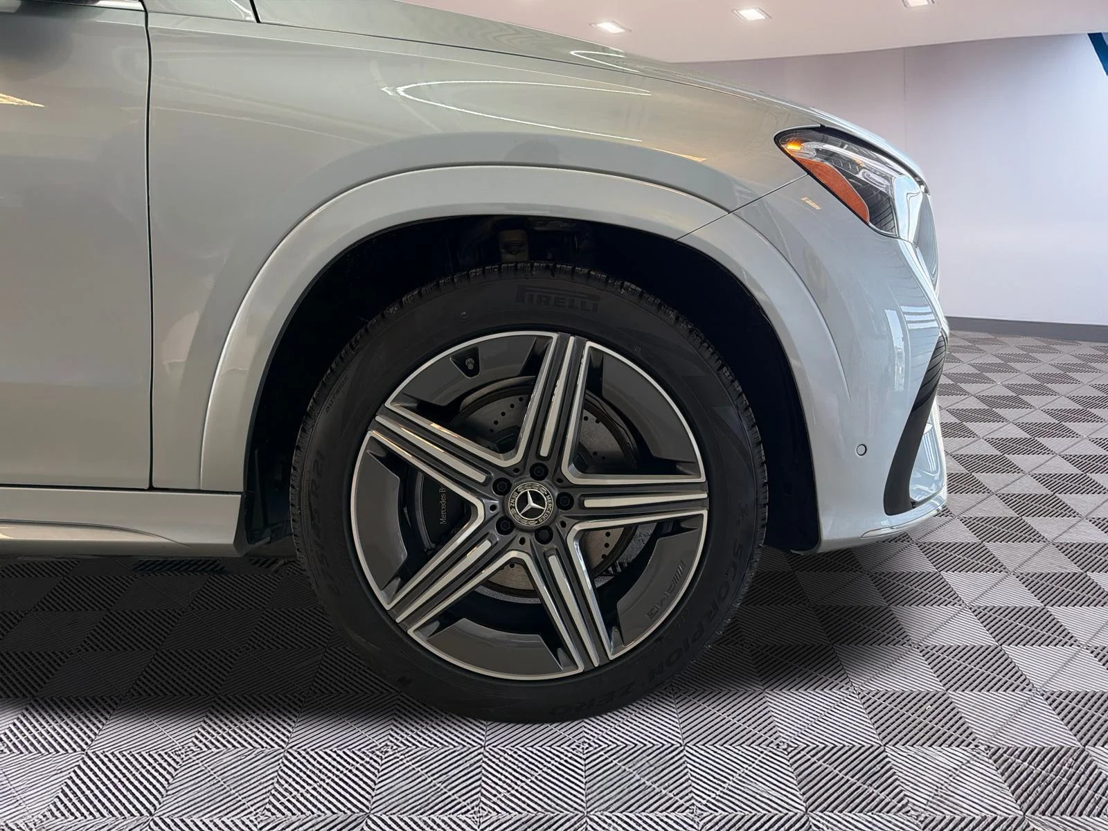 New 2026 Silver Mercedes-Benz GLE 350 4MATIC SUV image 3