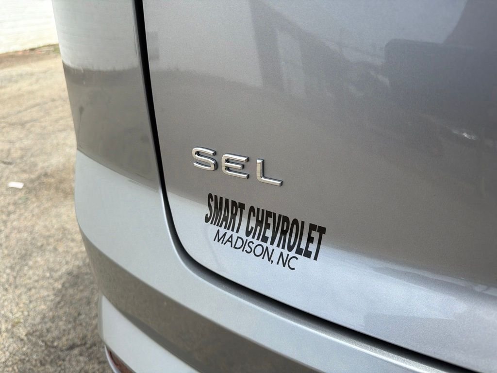 Used 2025 Gray Volkswagen 2.0T SEL Premium R-Line image 17