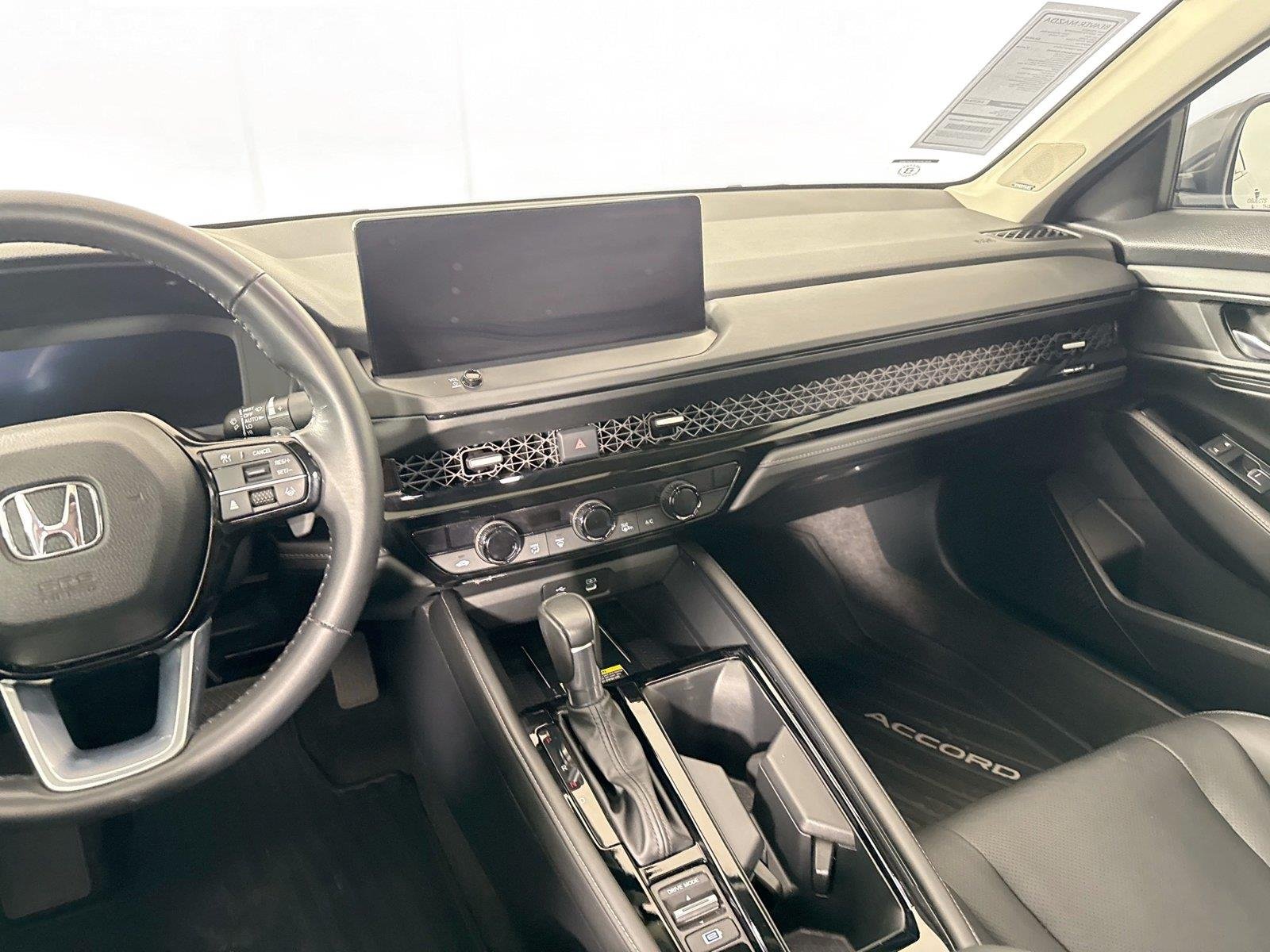 Used 2024 Meteorite Gray Metallic Honda Touring image 32