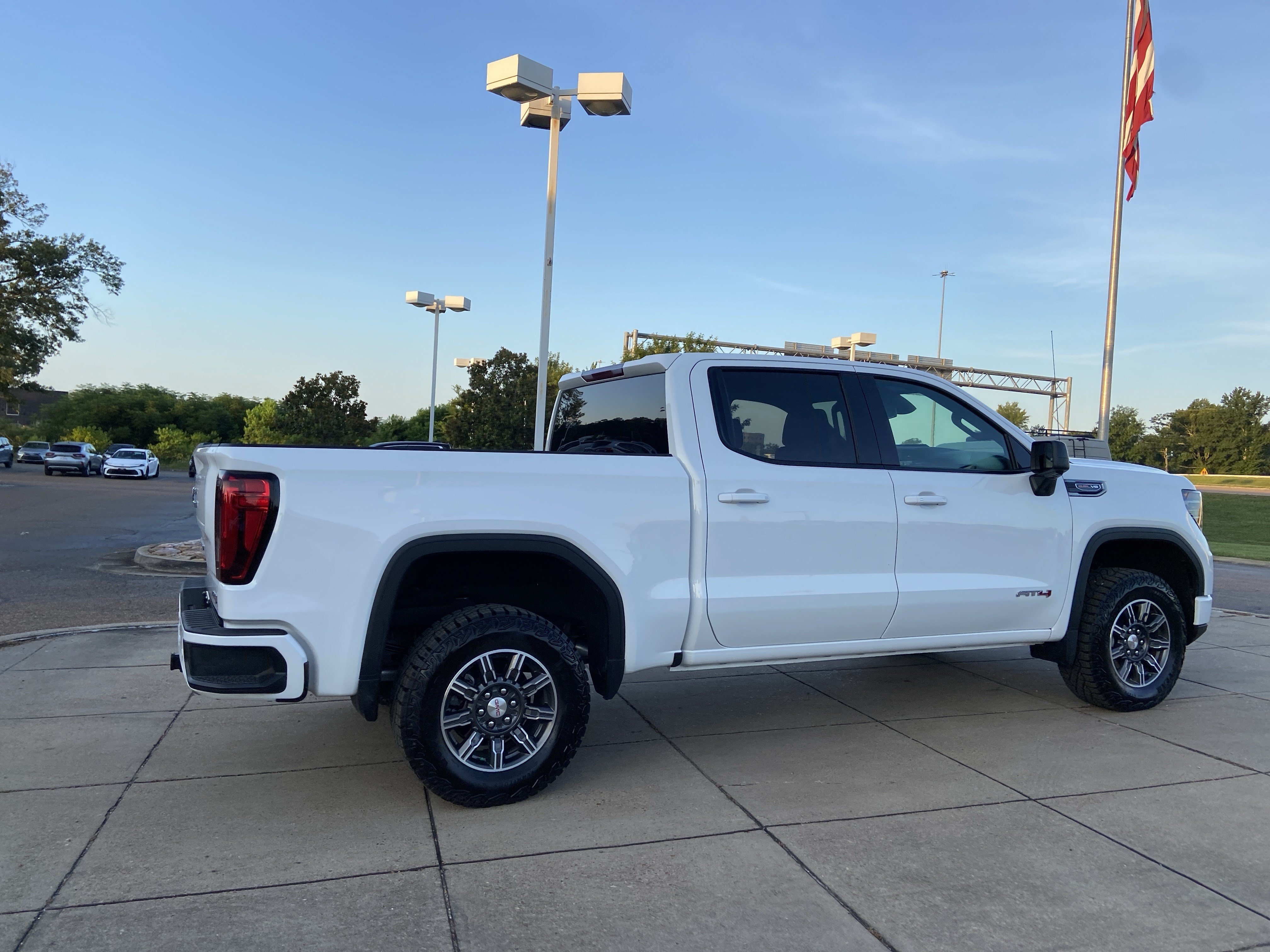 Used 2025 Summit White GMC AT4 image 12