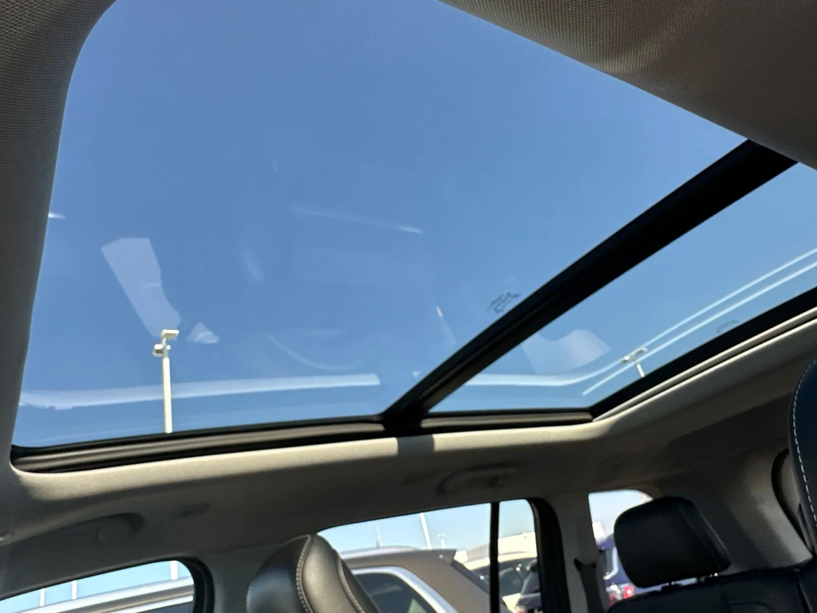 Used 2022 White Jeep 4xe image 79
