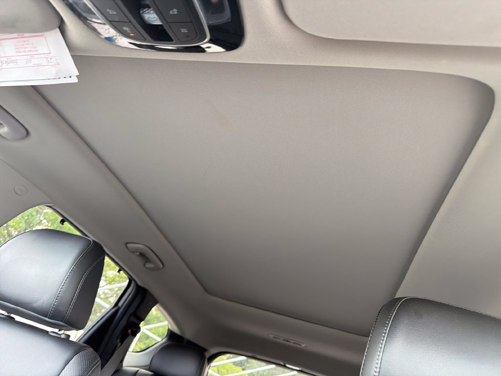 Used 2023 Shimmering Silver Pearl Hyundai SEL image 22