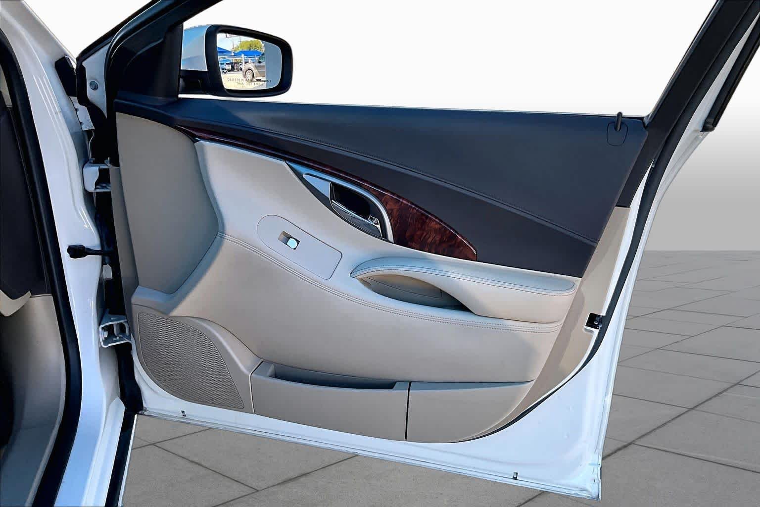 Used 2013 White Diamond Tricoat Buick Leather image 22