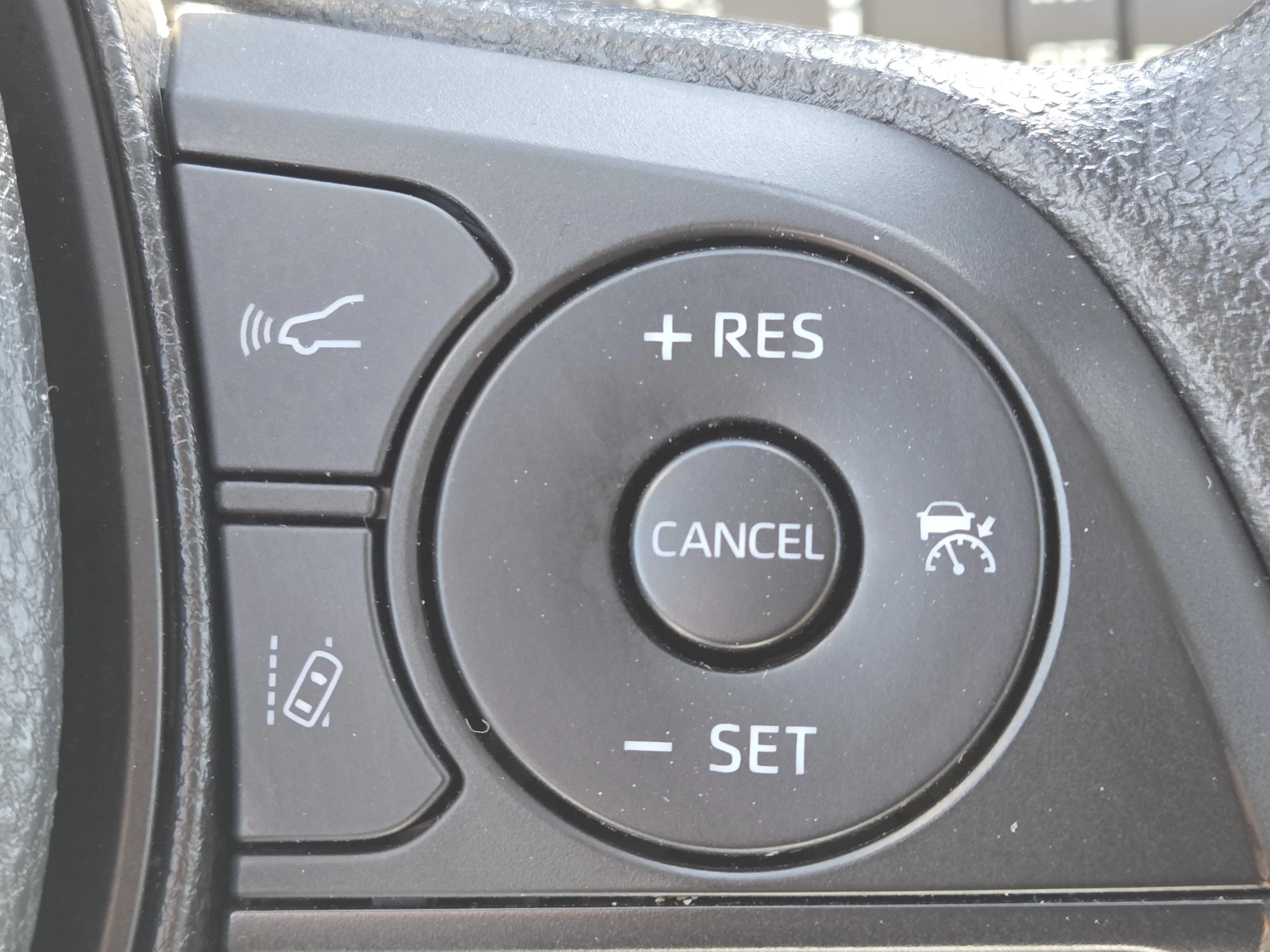 Used 2025 Silver Sky Metallic Toyota XLE image 13