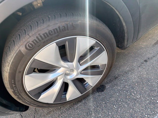 Used 2024 Stealth Gray Tesla Long Range image 6
