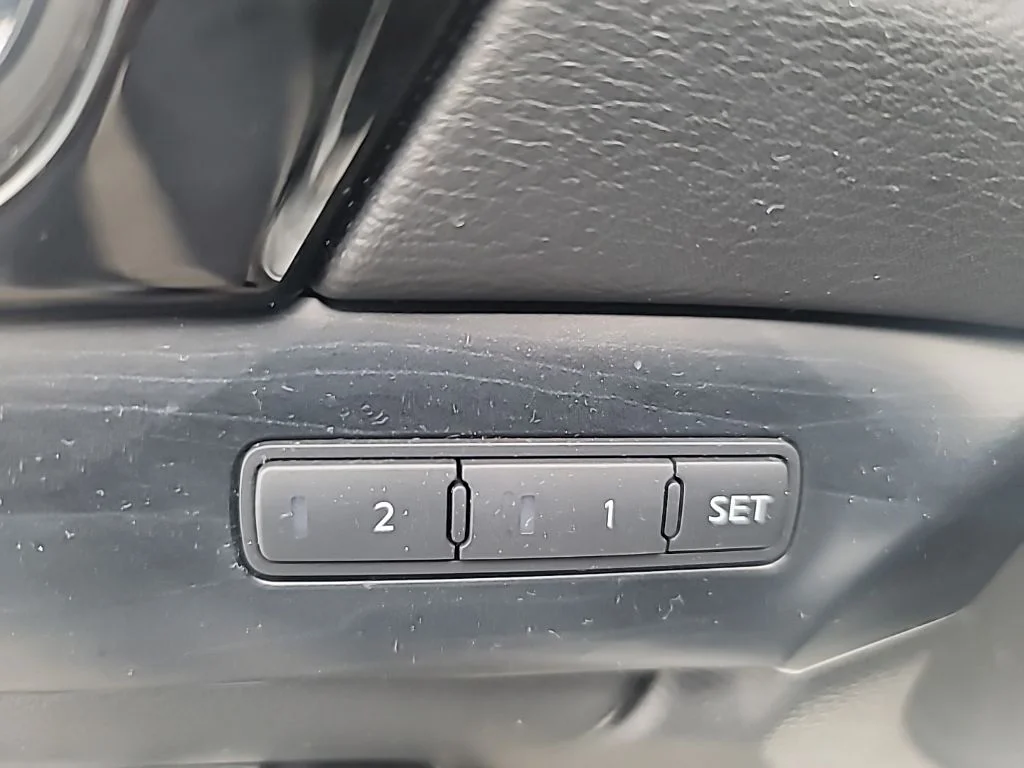 Used 2023 Silver Nissan Platinum image 14