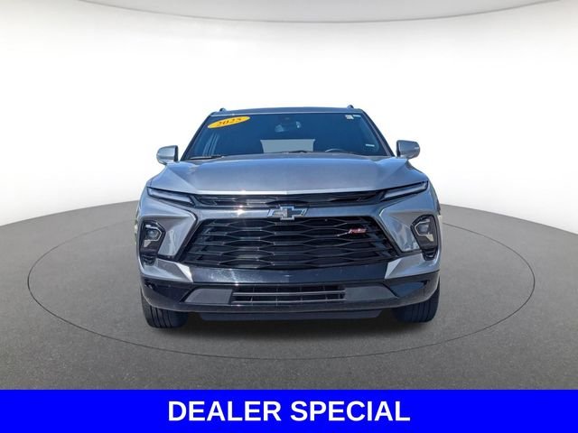 Used 2025 Gray Chevrolet RS image 3