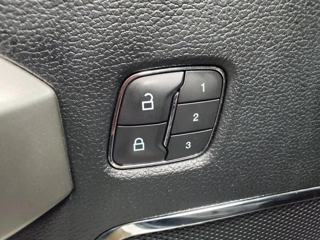 Used 2020 White Ford XL image 12