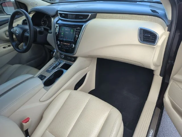 Used 2019 Brown Nissan SL image 23