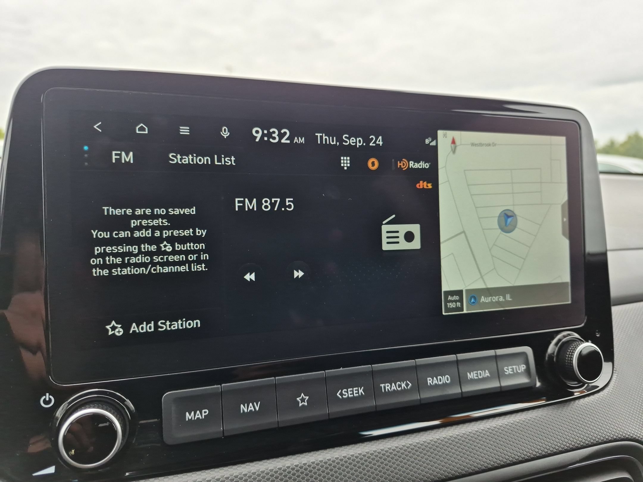 Used 2023 Lunar White Hyundai SEL AWD image 18