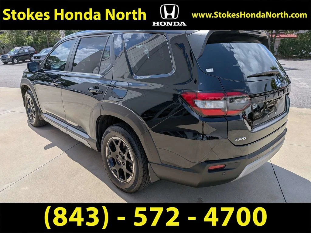 Certified Used 2025 Black Honda EX-L image 5