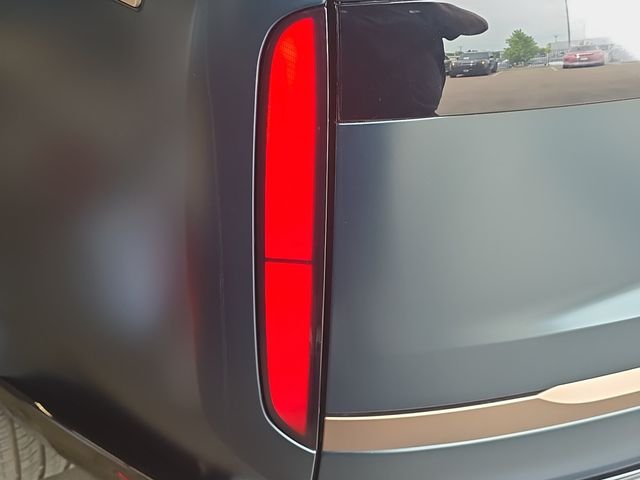 New 2026 British Racing Green Satin Land Rover SV image 23