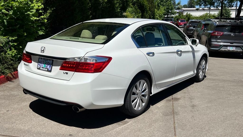 Used 2014 White Honda EX-L image 3