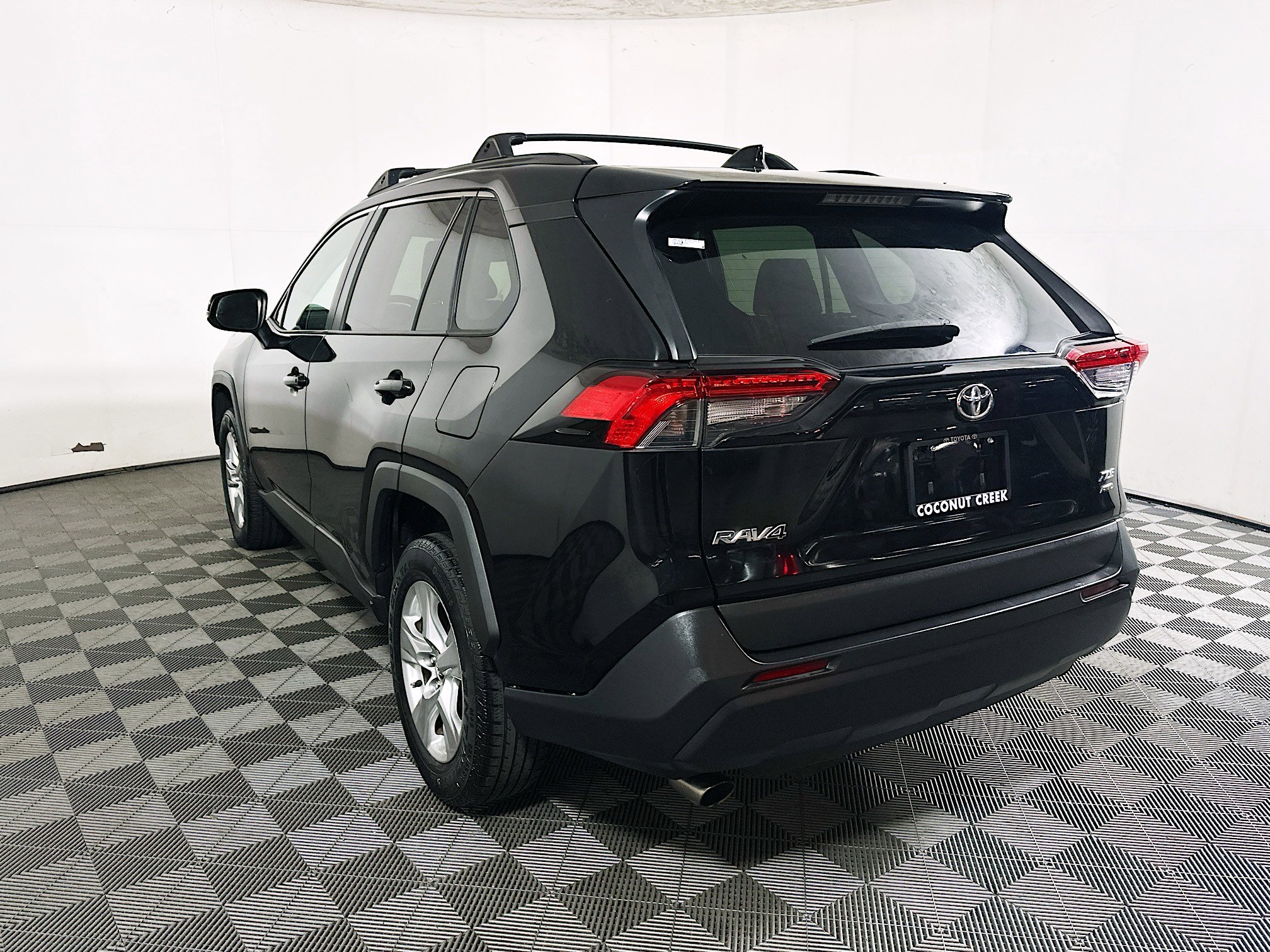 2020 Toyota RAV4 thumbnail 7