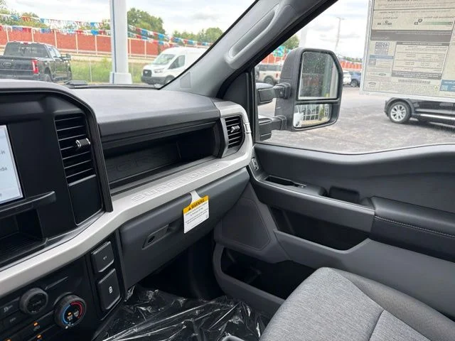 New 2027 Oxford White Ford XL image 16
