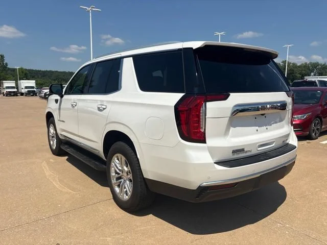 Used 2021 White Frost Tricoat GMC SLT image 5