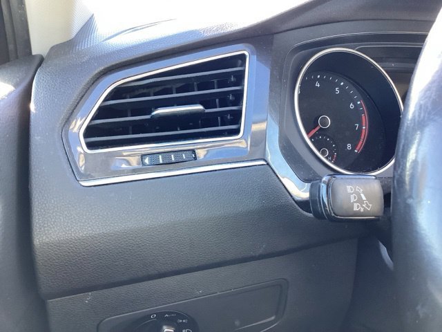 Certified Used 2019 Silk Blue Metallic Volkswagen 2.0T SE image 35