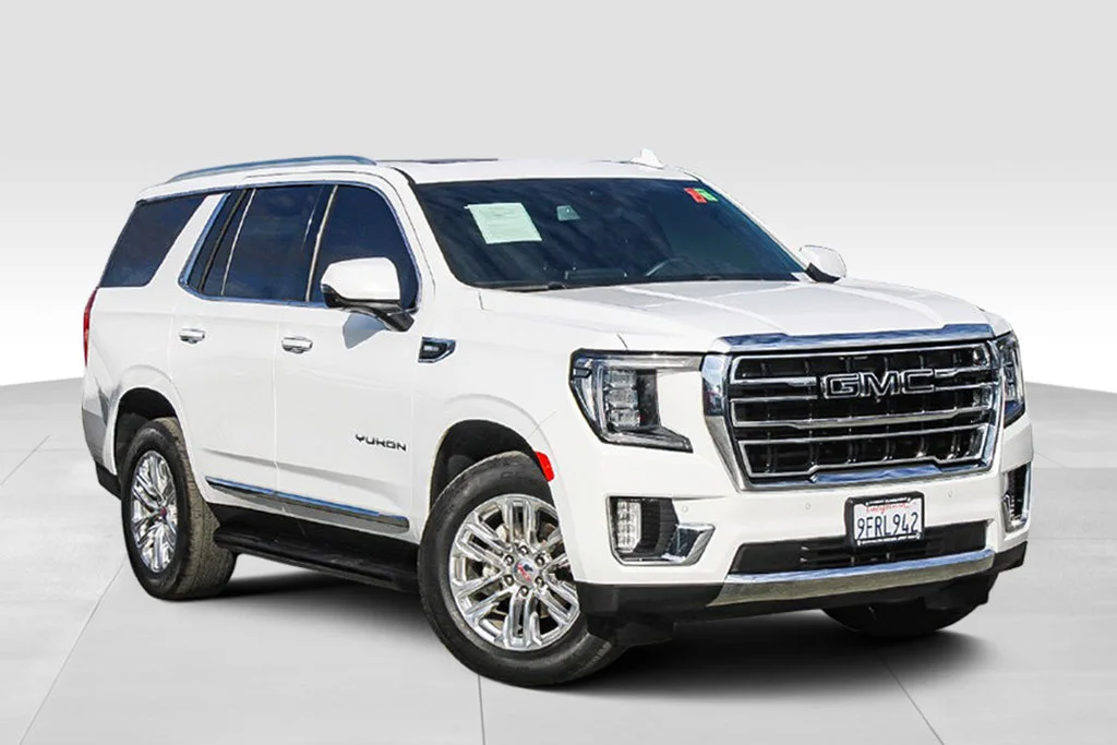Used 2023 White GMC SLT image 2