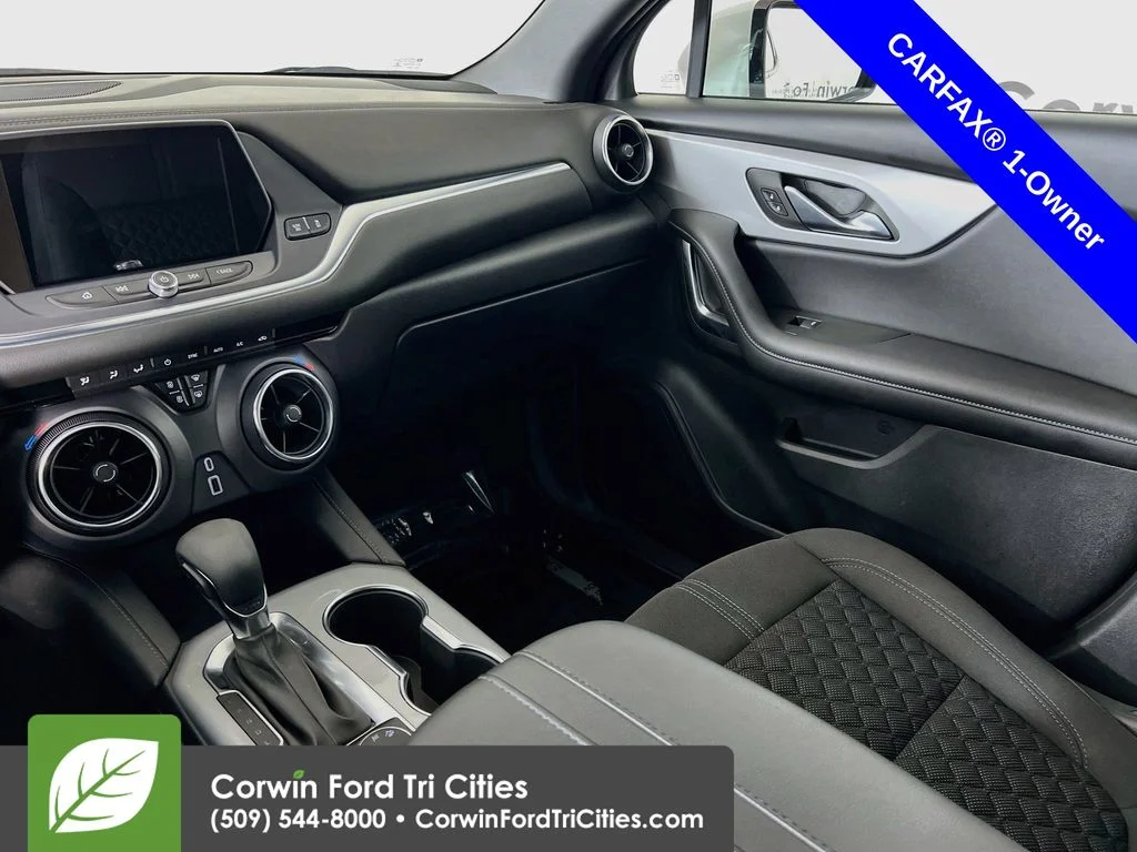 Used 2022 Summit White Chevrolet LT image 25
