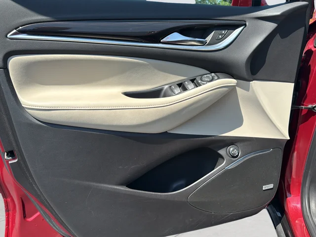 Used 2020 Red Buick Essence image 30