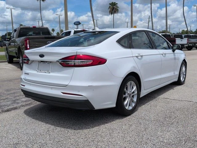Used 2020 Oxford White Ford SE image 4