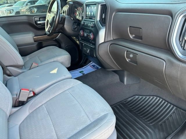 Used 2019 SILVER ICE METALLIC Chevrolet LT image 24