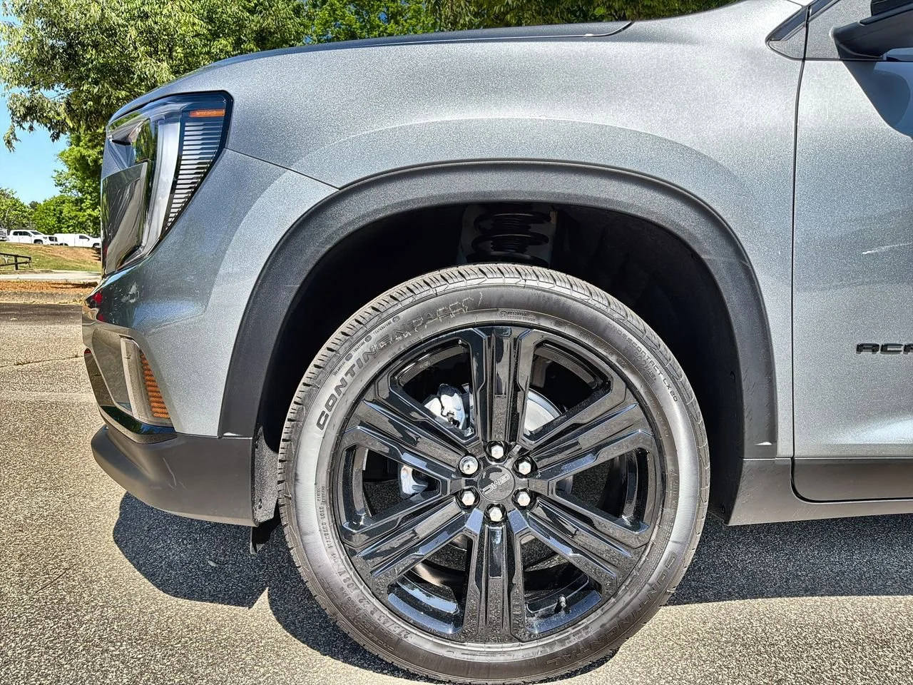 New 2026 Sterling Metallic GMC Elevation image 28