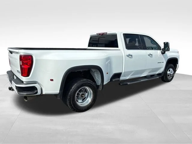 Used 2023 Summit White Chevrolet High Country DRW image 6