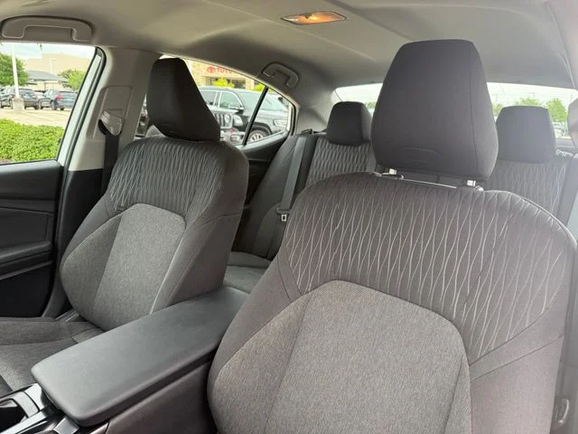 2025 Toyota Camry LE - Photo 12