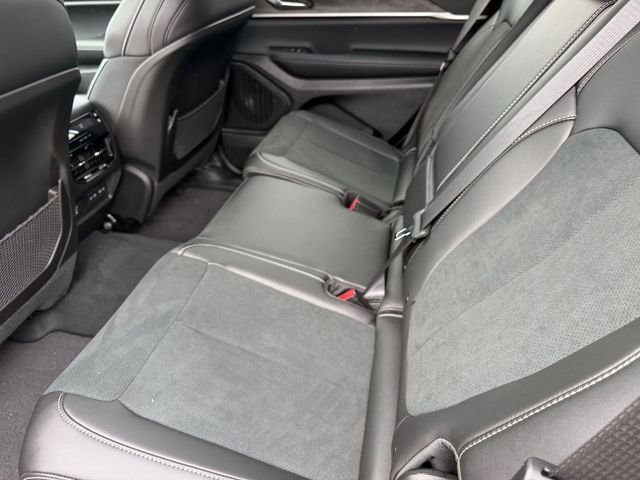 New 2026 Baltic Gray Metallic Clear-Coat Exterior Paint Jeep Altitude image 6