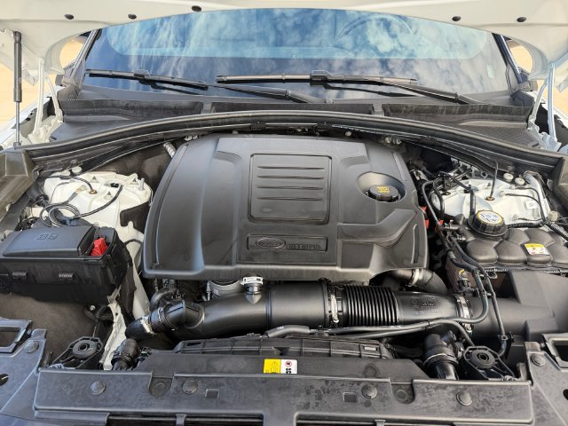 Used 2024  Land Rover Dynamic SE image 20