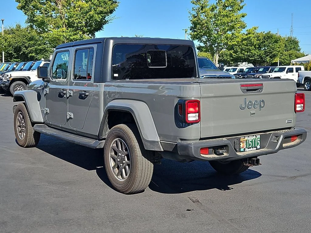Used 2021 Sting-Gray Clearcoat Jeep Overland image 4