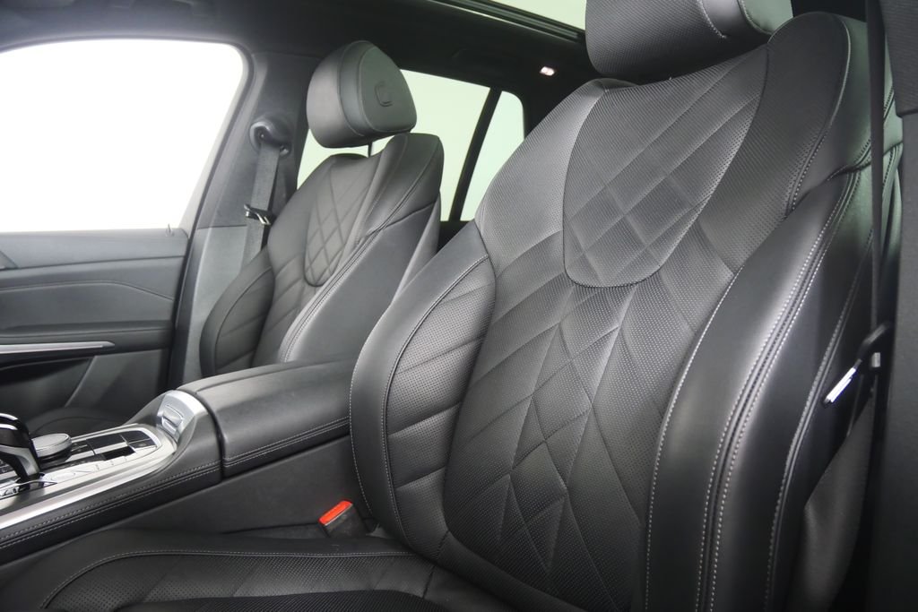 Used 2023 Black Sapphire Metallic BMW xDrive40i image 10