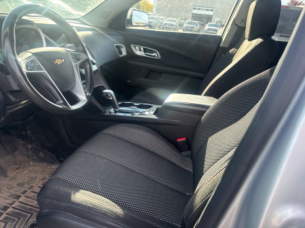 Used 2015 Silver Ice Metallic Chevrolet LT image 25