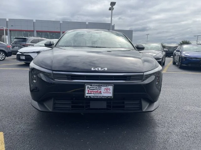 2025 Kia K4 LXS - Photo 11