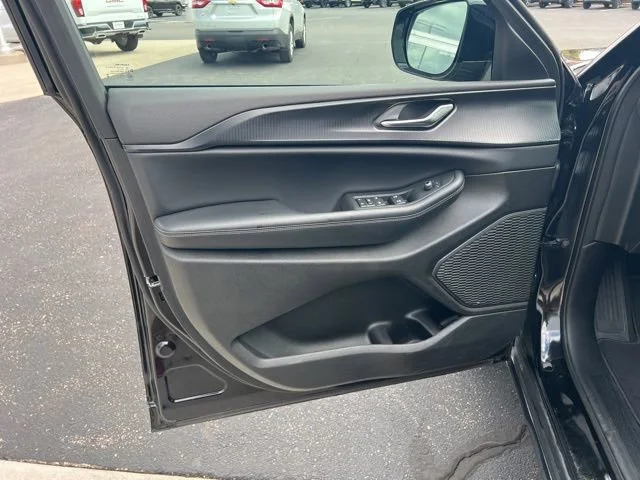 Used 2025 Black Jeep Altitude image 12