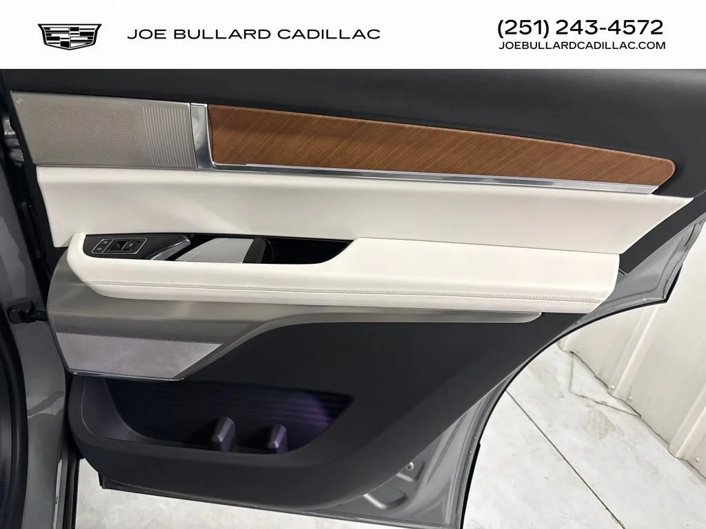 2027 Cadillac VISTIQ Sport - Photo 16